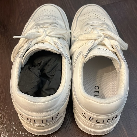 Size 38. CELINE TRAINER LOW LACE-UP SNEAKER IN CALFSKIN
OPTIC WHITE
790 USD - Picture 4 of 4